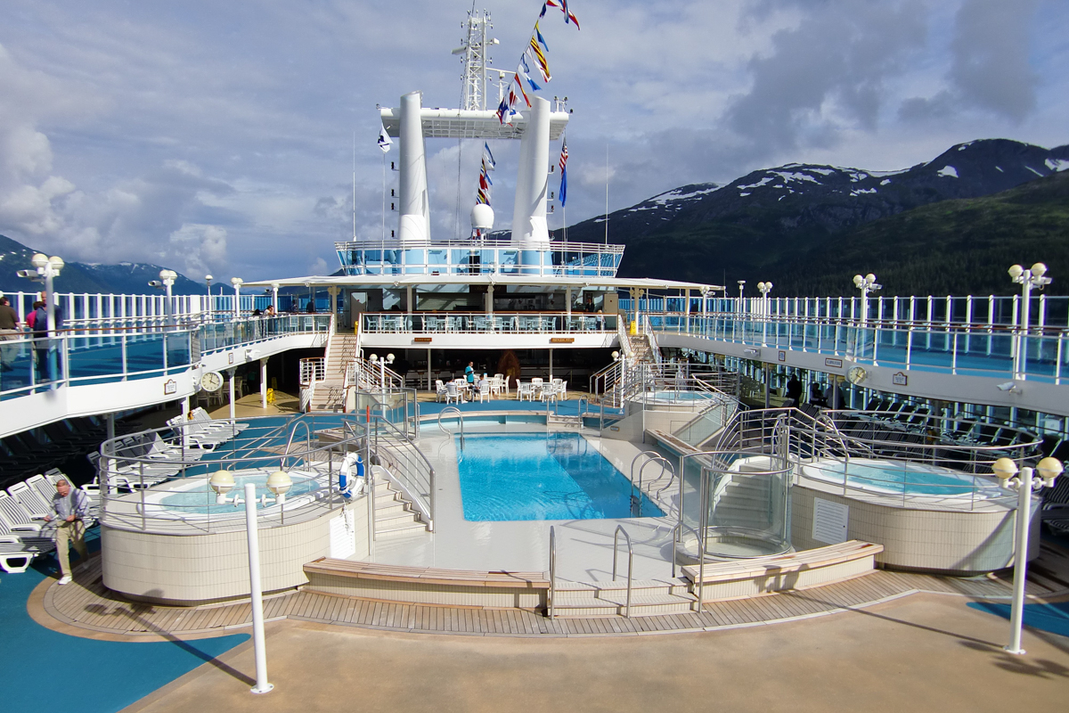 MyCruise Princess-Cruises ISLAND Offentlige-arealer Pool-spa3